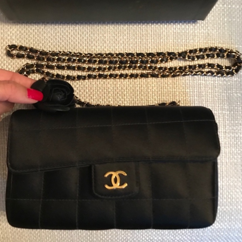 NEW Chanel Coco Bar Camelia Bag - Picture 4 of 10
